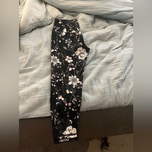 Victoria’s Secret active leggingsize 16